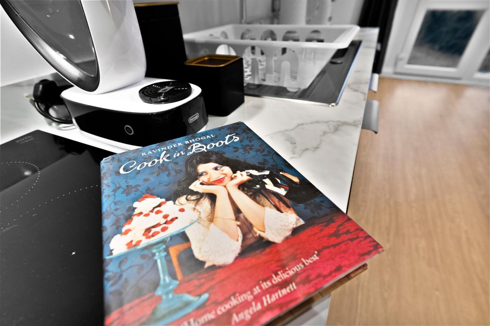 Modern Apartments London With Free Wifi 외부 사진